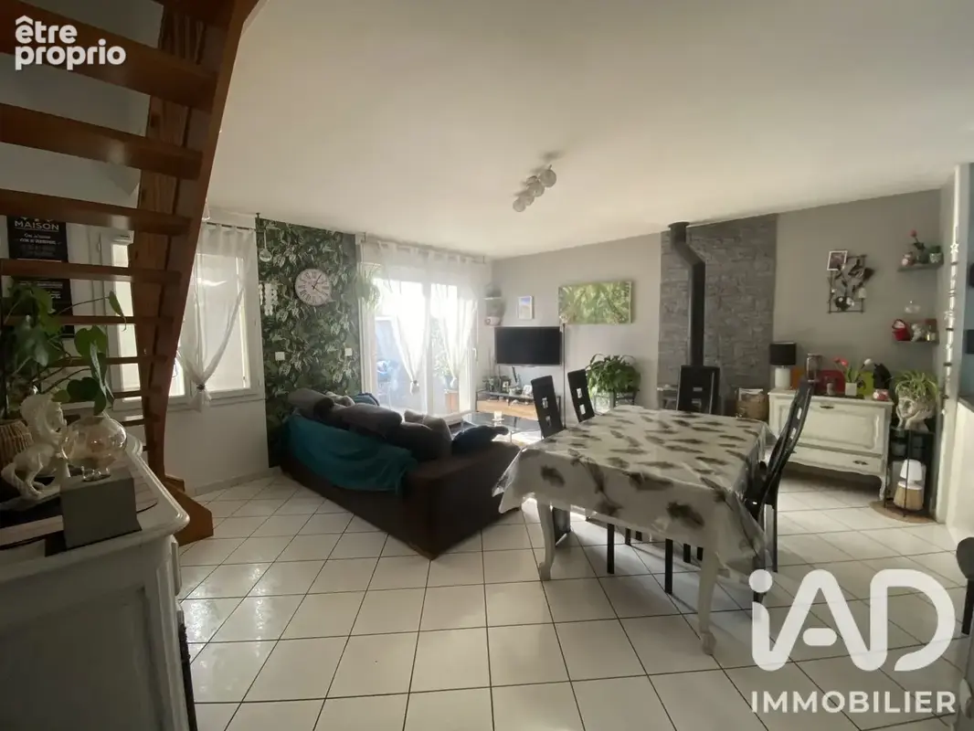 Photo 1 - Maison à SAINT-AY