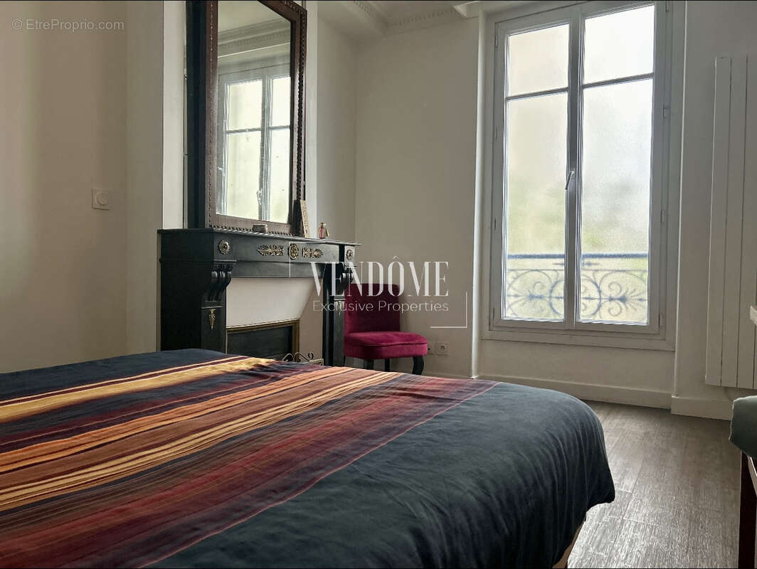 Appartement à CHARENTON-LE-PONT