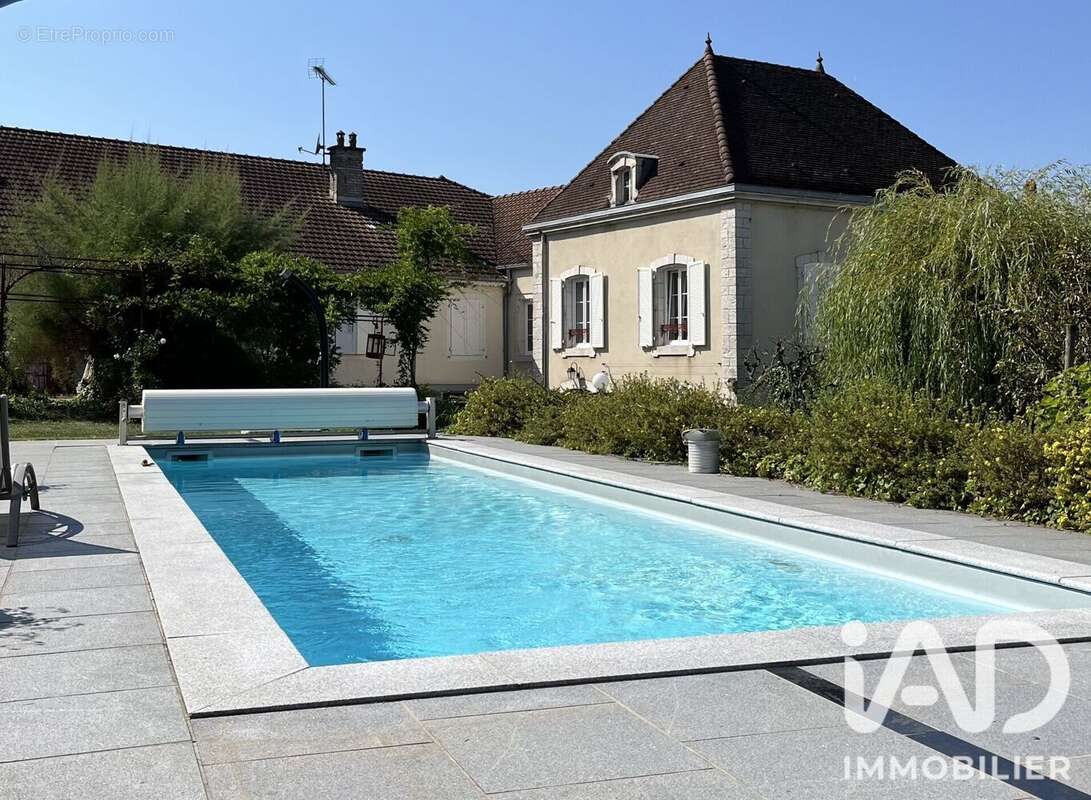 Maison 311 m² à Champsevraine  - photo 2
