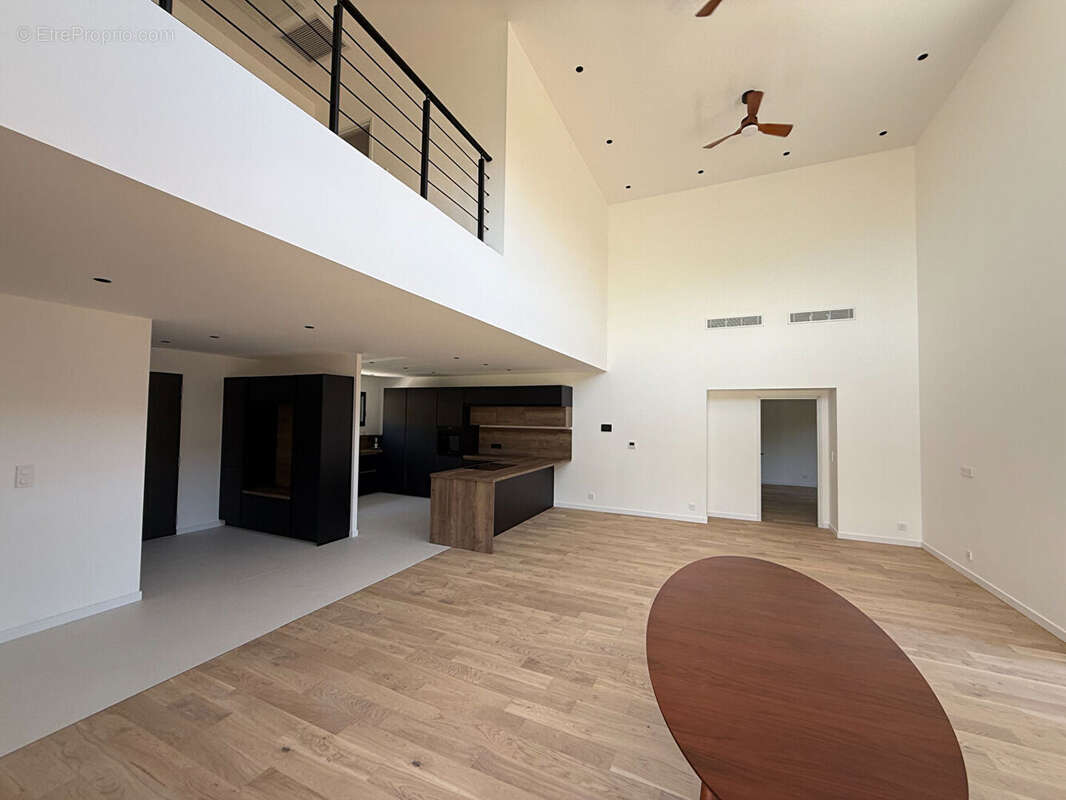 Maison à ROQUEBRUNE-SUR-ARGENS