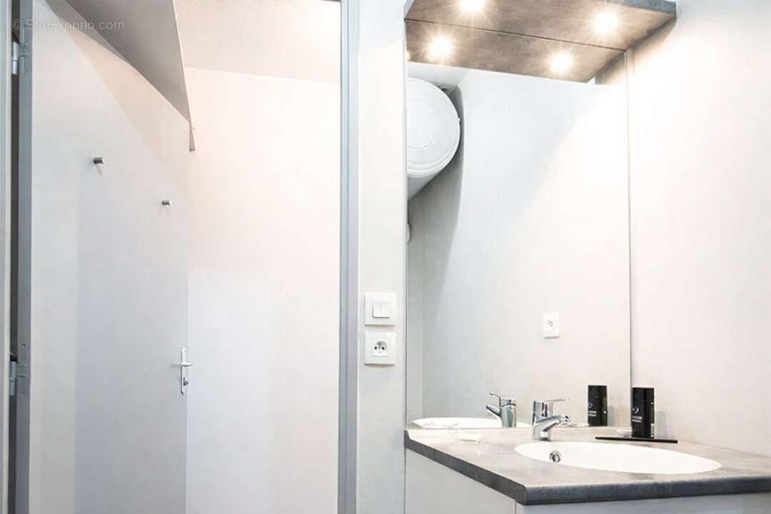 INVESTISSEMENT LOCATIF  Villeurbanne  Résidence Étudiante Nomad Campus Alasia  5.52 % de rentabilité - photo 5