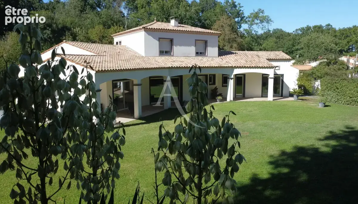 SAINTES - Belle propriété familiale de 186m² sur 2800m² de terrain arboré - photo 16