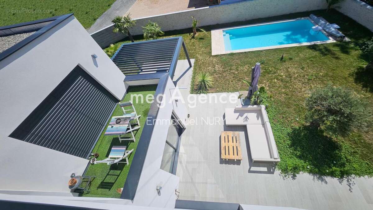 Maison à FONTAINES-SAINT-MARTIN