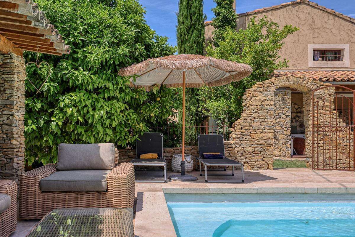 Maison Le Castellet 7 pièce(s) 130 m2 - photo 2