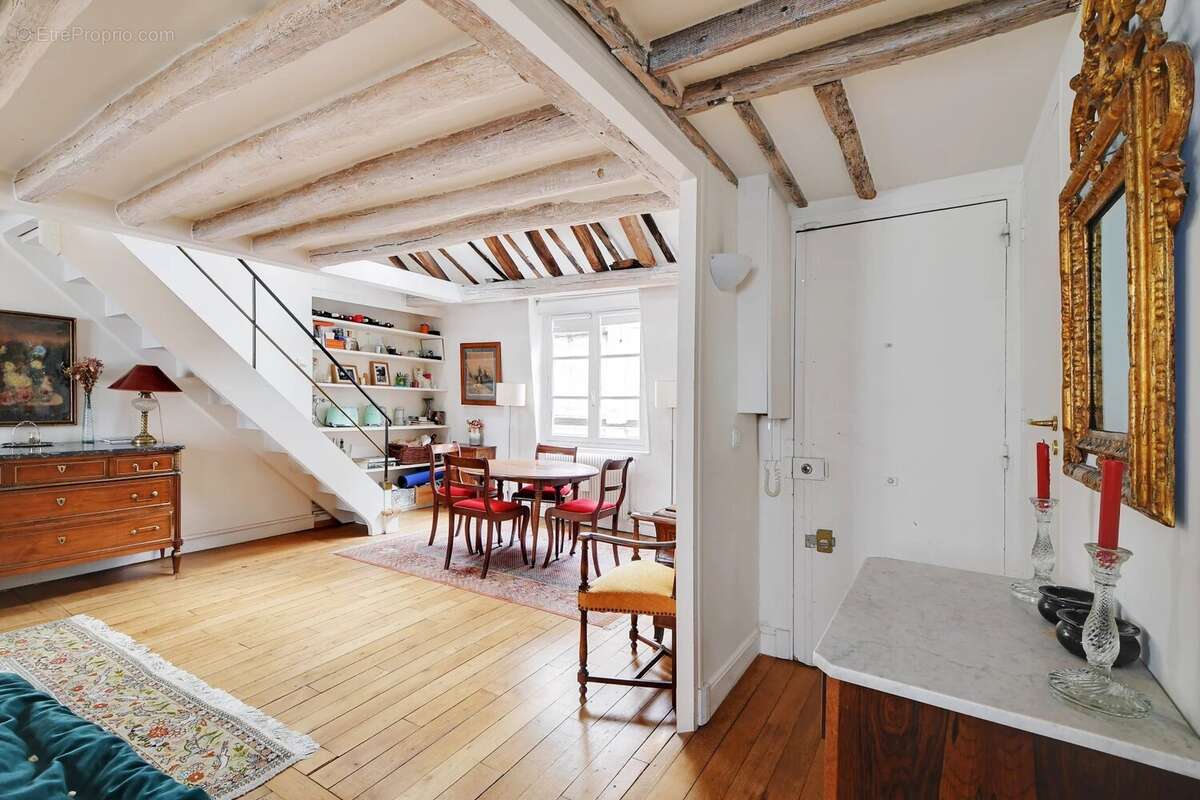 Appartement à PARIS-7E