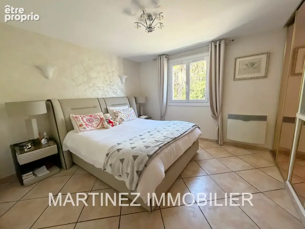 Cagnes-sur-Mer Pain de Sucre   Villa  rénovée de 236 m2 avec piscine, appartement indépendant et aperçu mer - photo 7