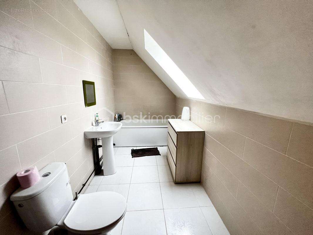 Maison familiale sur Coulommiers même : De très beau volumes Un bien rare sur ce prix là avec Beaucoup de potentiel !! - photo 11