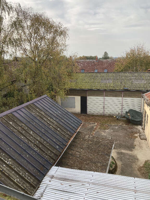 Commerce à IVOY-LE-PRE