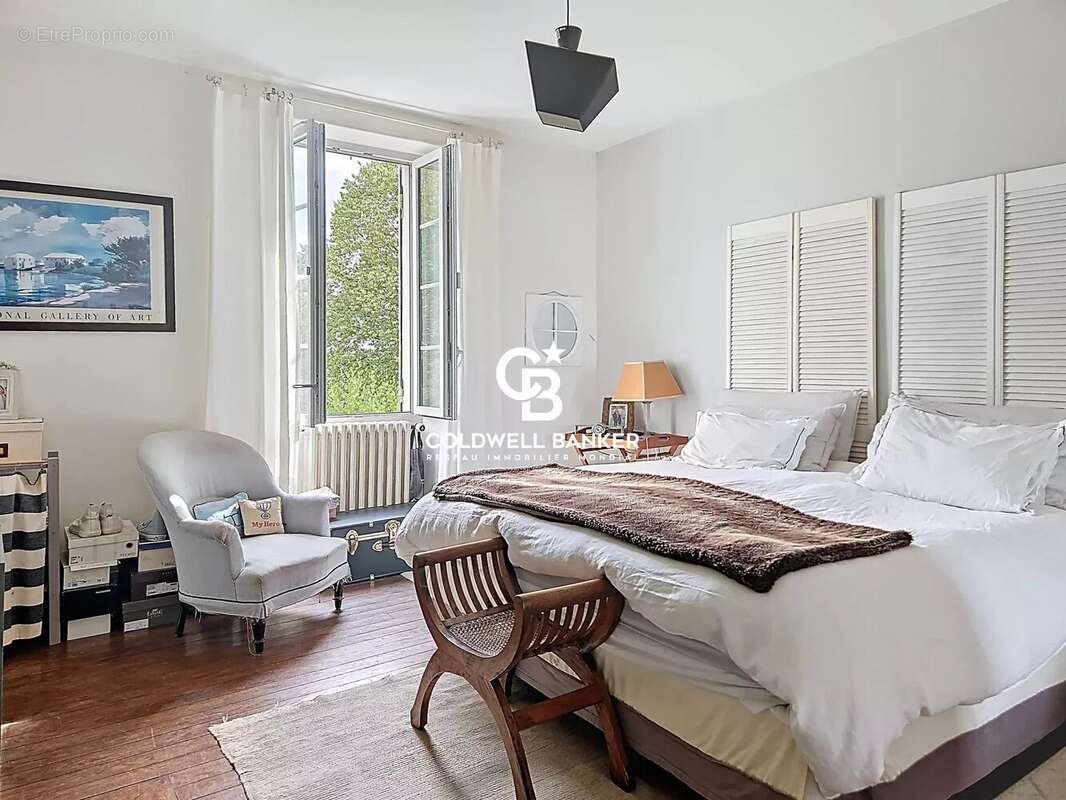 Maison à SAINT-JEAN-D'ANGELY