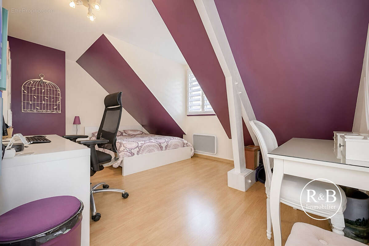 Maison à LES CLAYES-SOUS-BOIS