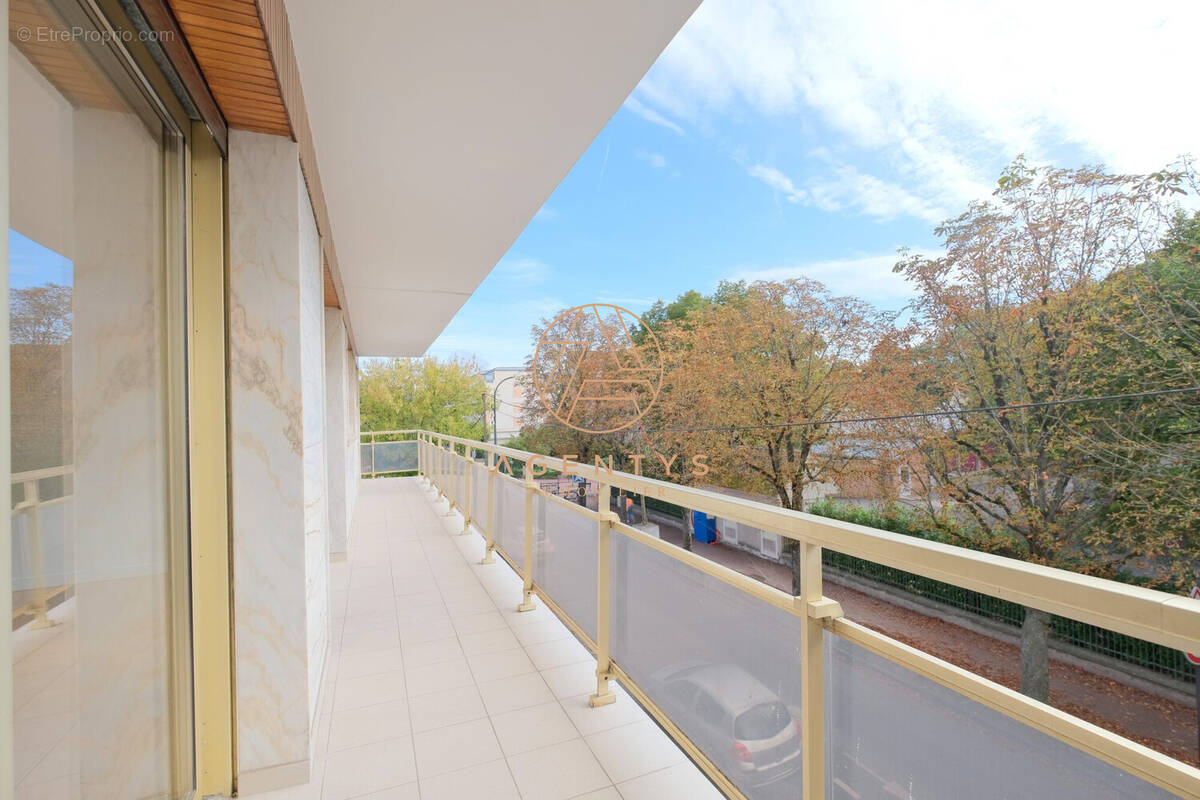 Appartement à SAINT-MAUR-DES-FOSSES