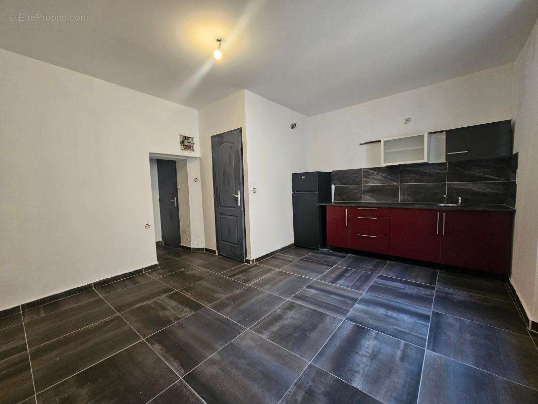 Appartement à MARSEILLE-1E