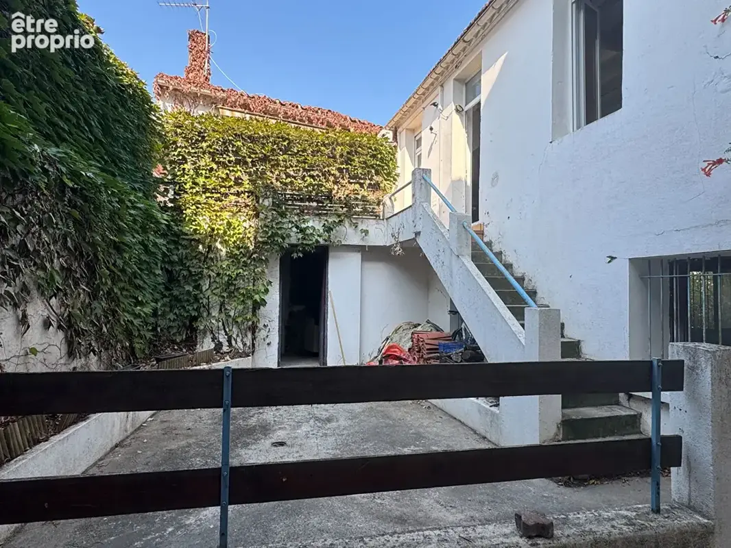 REF DOUBLEVISION5 - Appartement 4 pièces avec terrasse, cours et sous sol. - photo 4