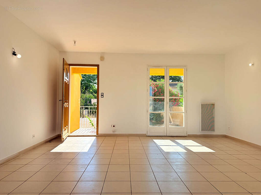 Maison Bouchet - 4 pièces - 93m² avec garage, parking privé et cour - photo 8