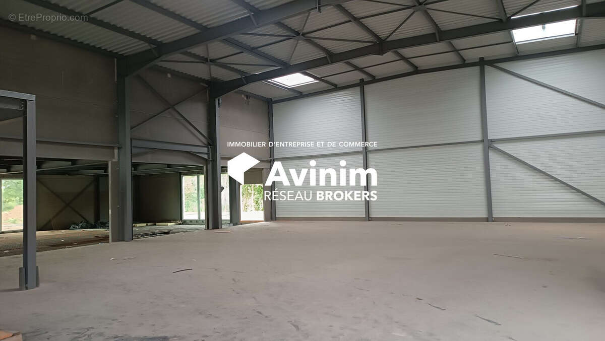 Commerce 555 m² à Wattrelos  - photo 2