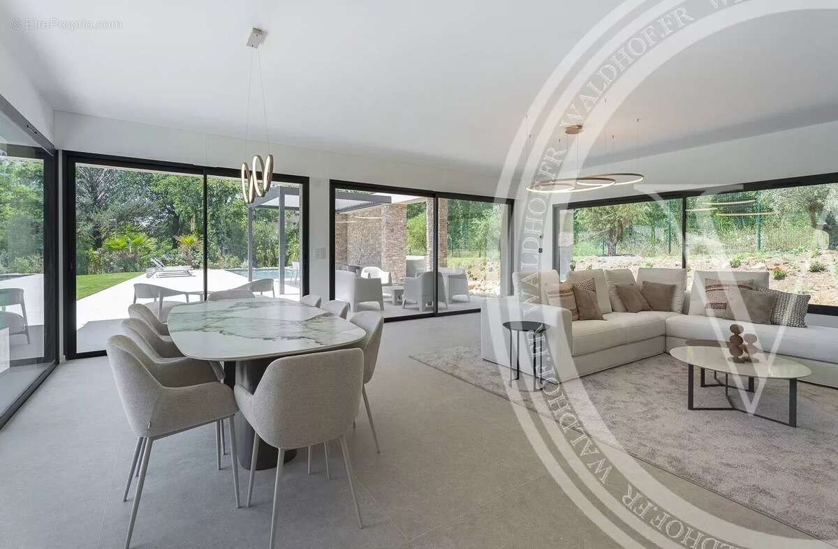 Maison à TOURRETTES