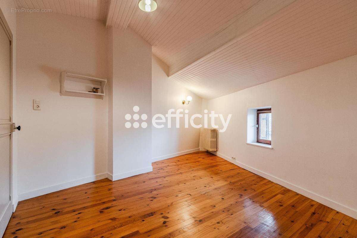Maison 129 m² à Charnay  - photo 5
