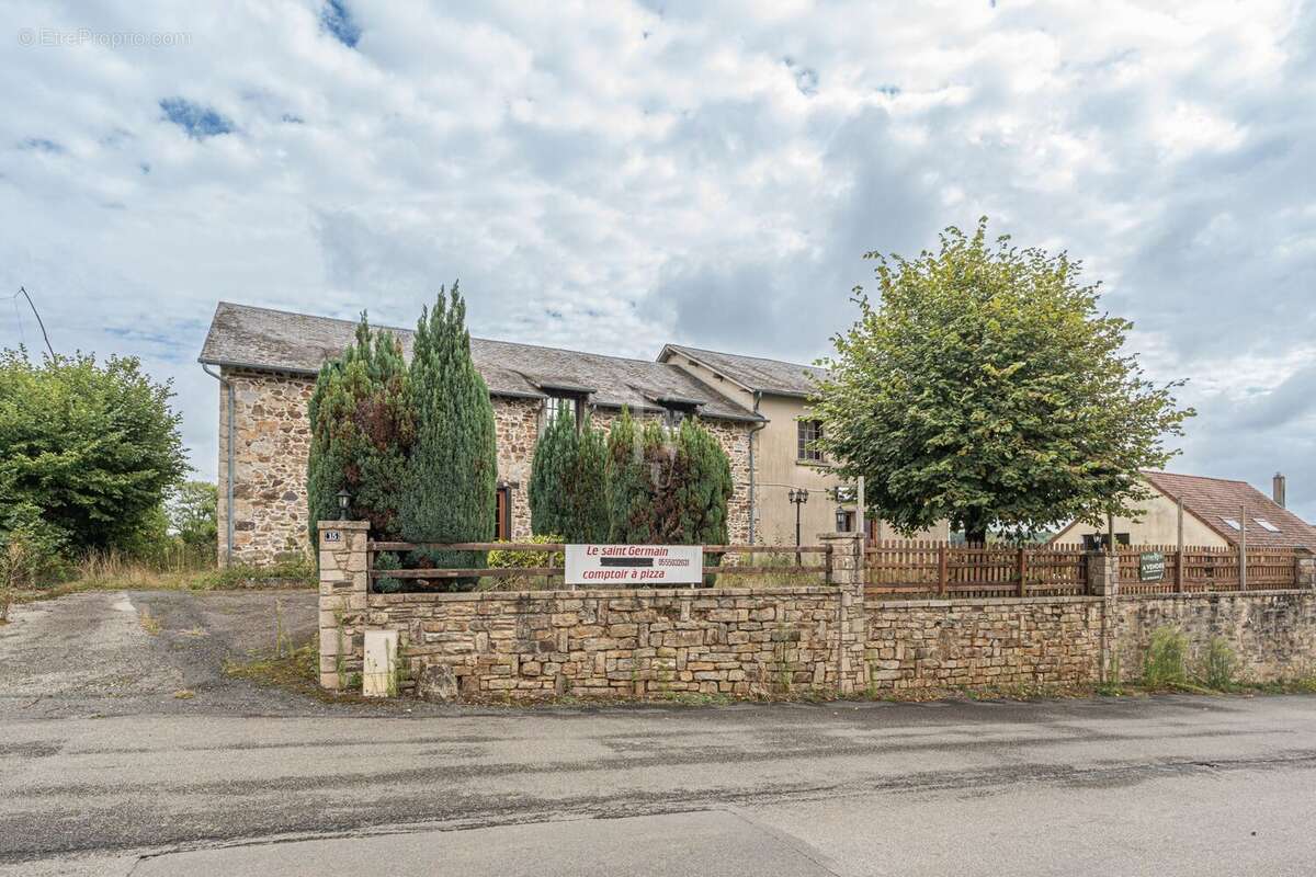 Maison à SAINT-GERMAIN-LES-BELLES