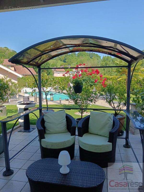 Maison à NIVOLAS-VERMELLE