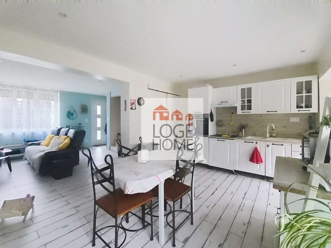 Maison à FOUQUEREUIL