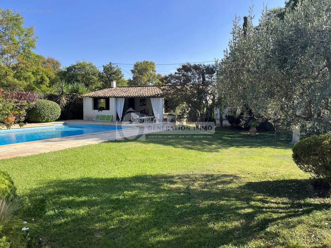 Maison à SAINT-MARTIN-DE-CRAU