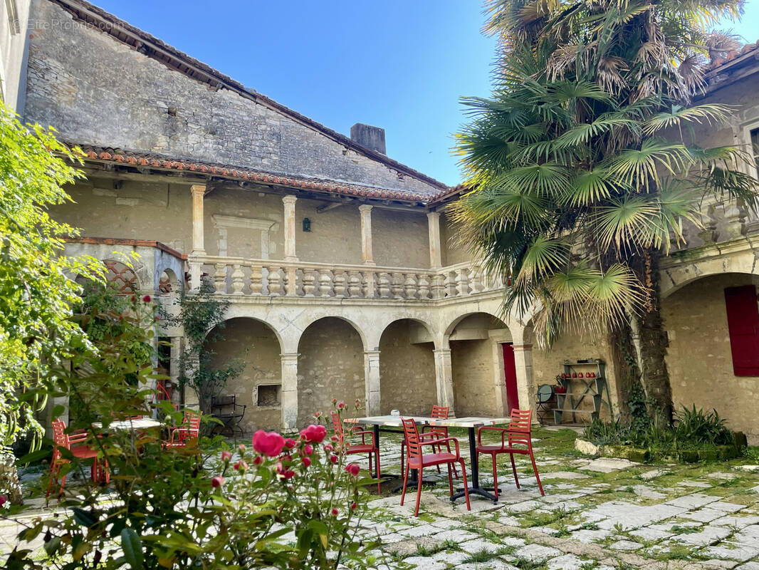 Maison à LA ROCHEFOUCAULD