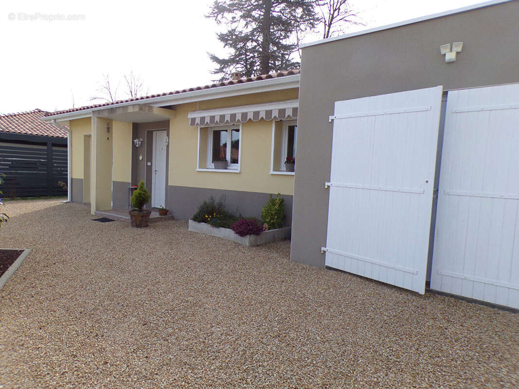Maison à HAGETMAU