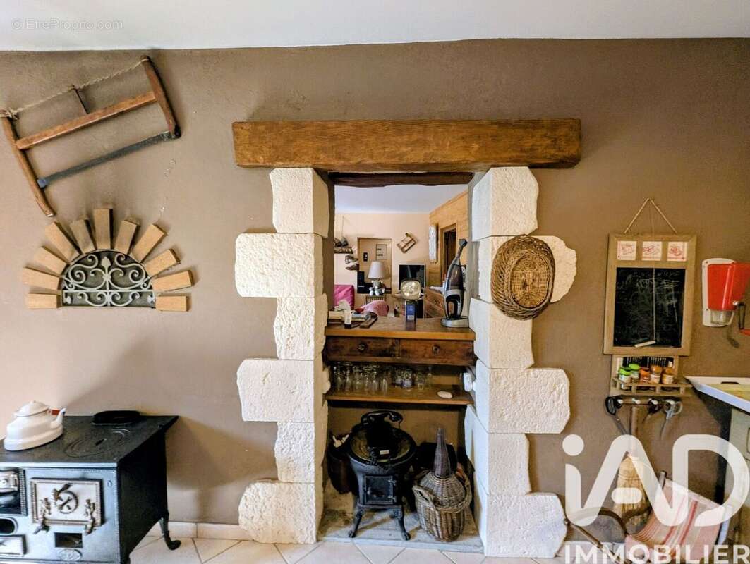 Photo 8 - Maison à CHATEAU-BERNARD