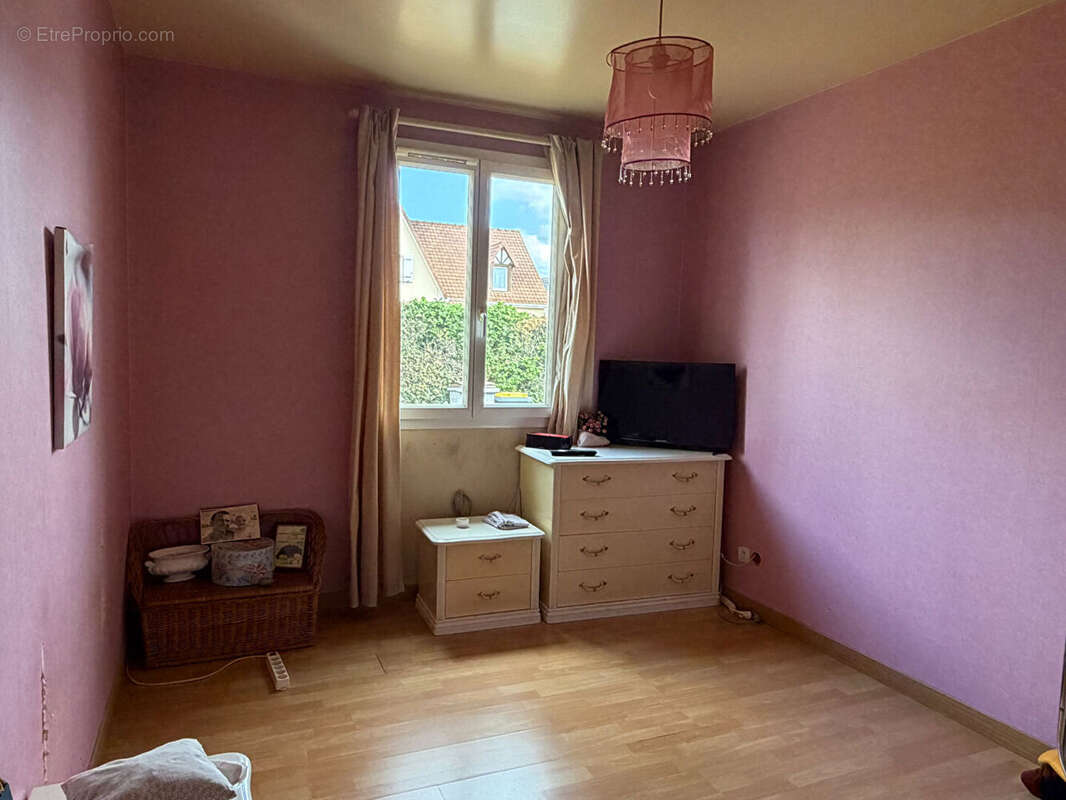 Maison Caudebec Les Elbeuf 4 pièce(s) 104 m2 DPE C - photo 5
