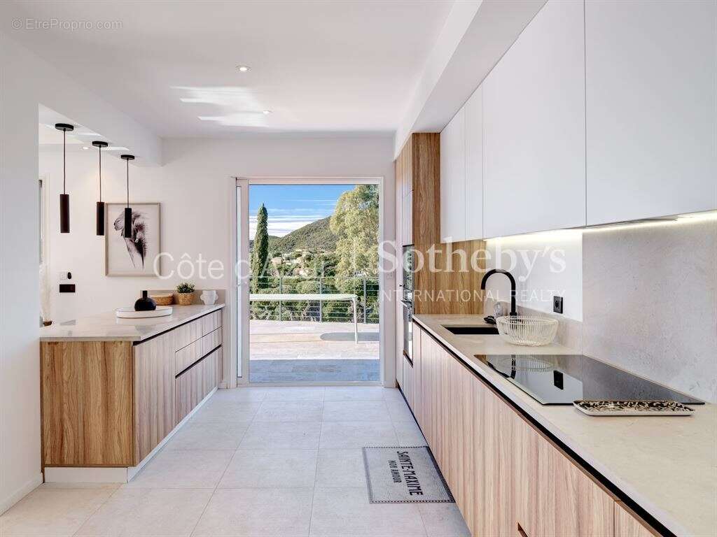 Maison à LES ISSAMBRES