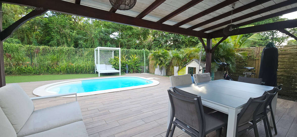 Maison à LES TROIS-ILETS