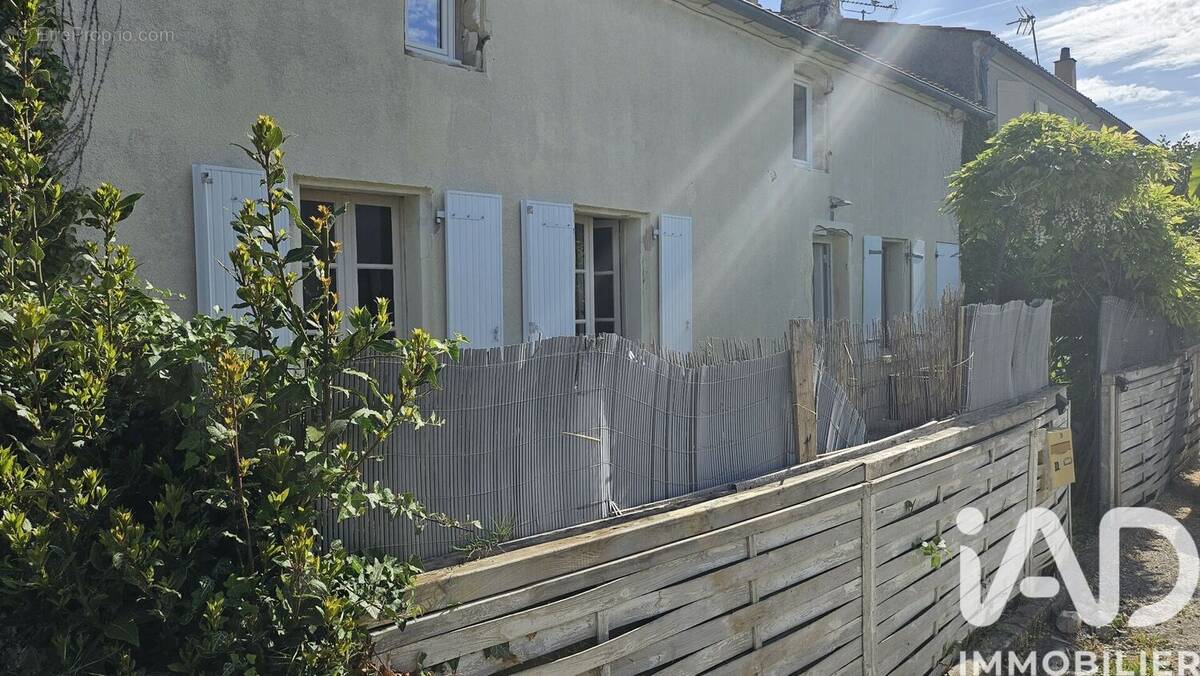 Photo 1 - Maison à LES GONDS