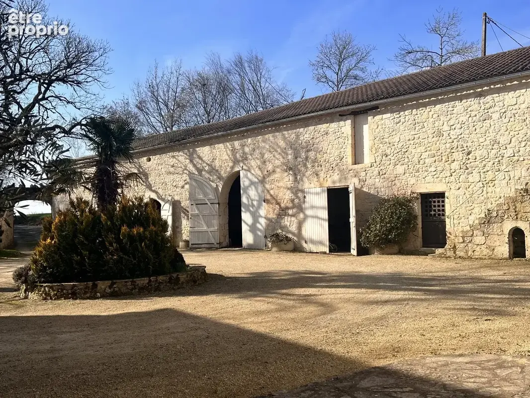 Superbe château avec vue panoramique, élégance et charme - photo 16