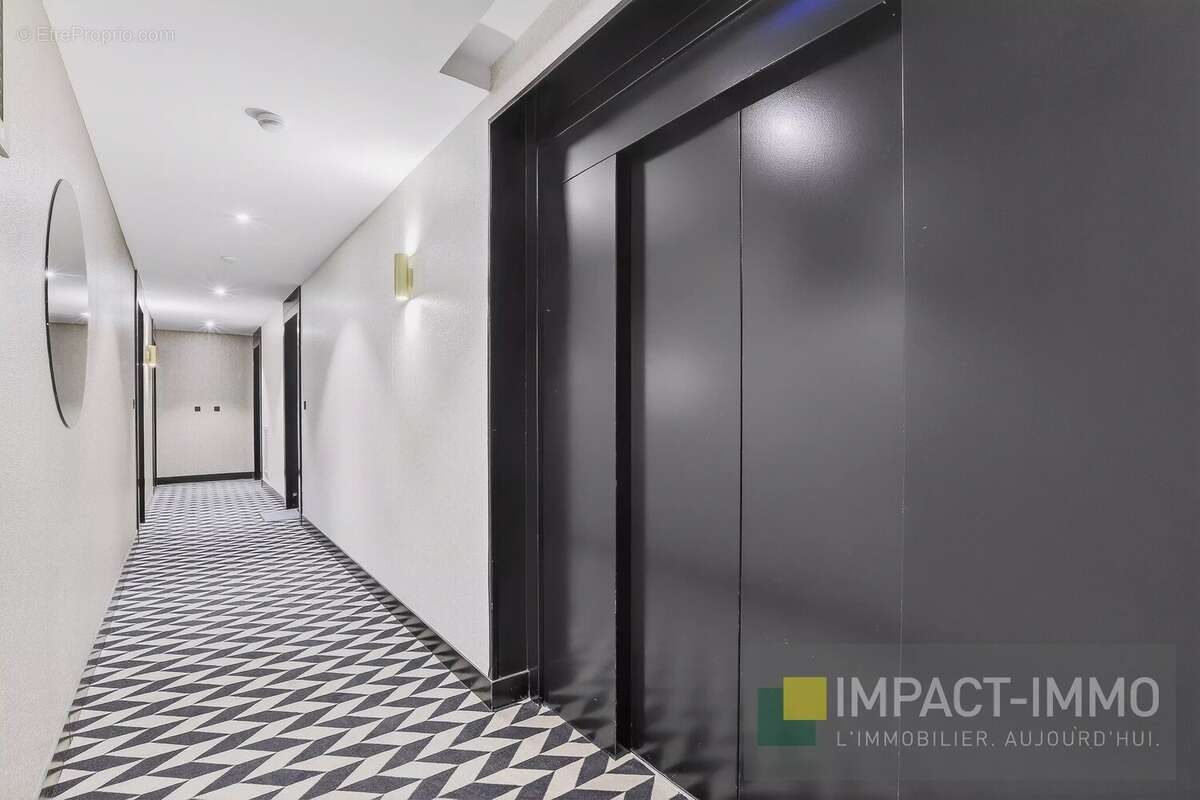 Appartement à COURBEVOIE