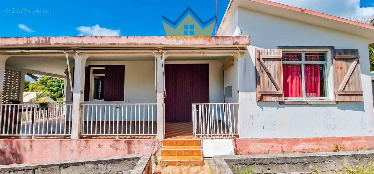 Maison 137 m² à Sainte-Anne  - photo 2