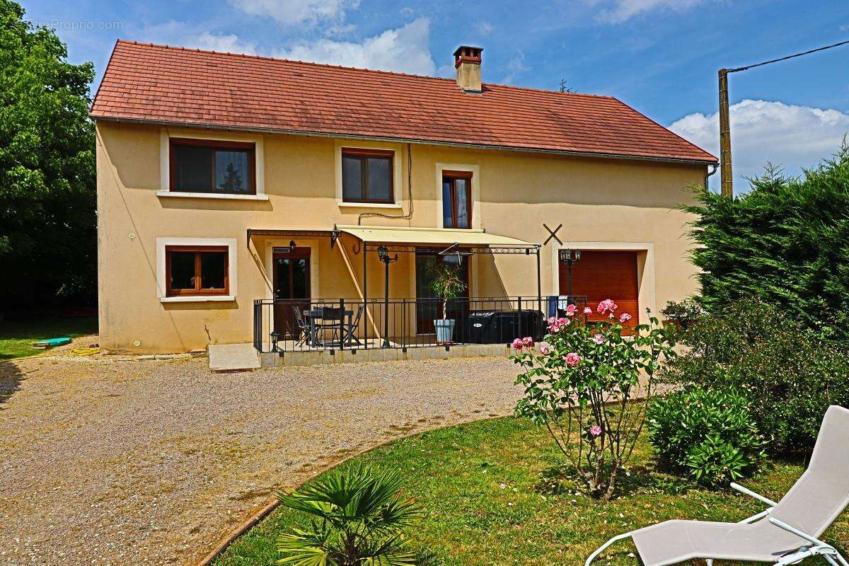 Maison à SENS-BEAUJEU