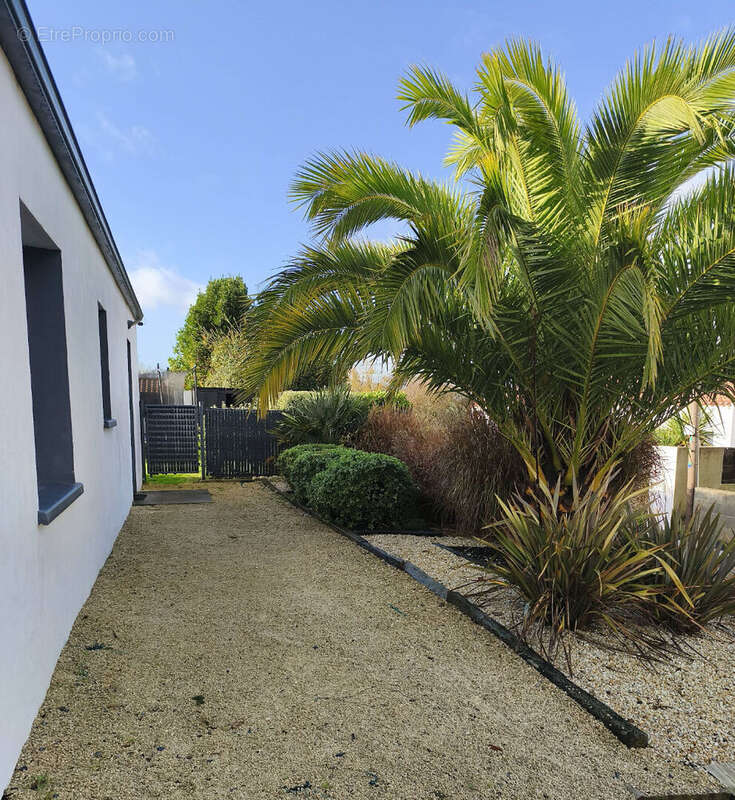 Maison à COMMEQUIERS