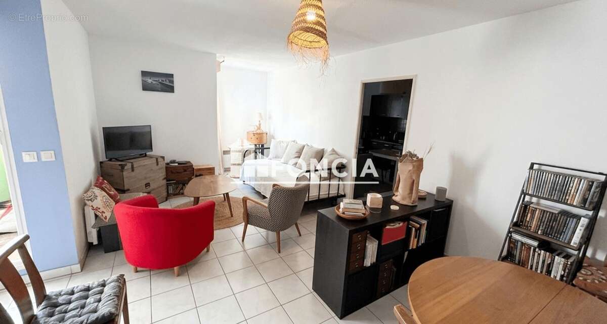 Appartement à MARSEILLE-4E