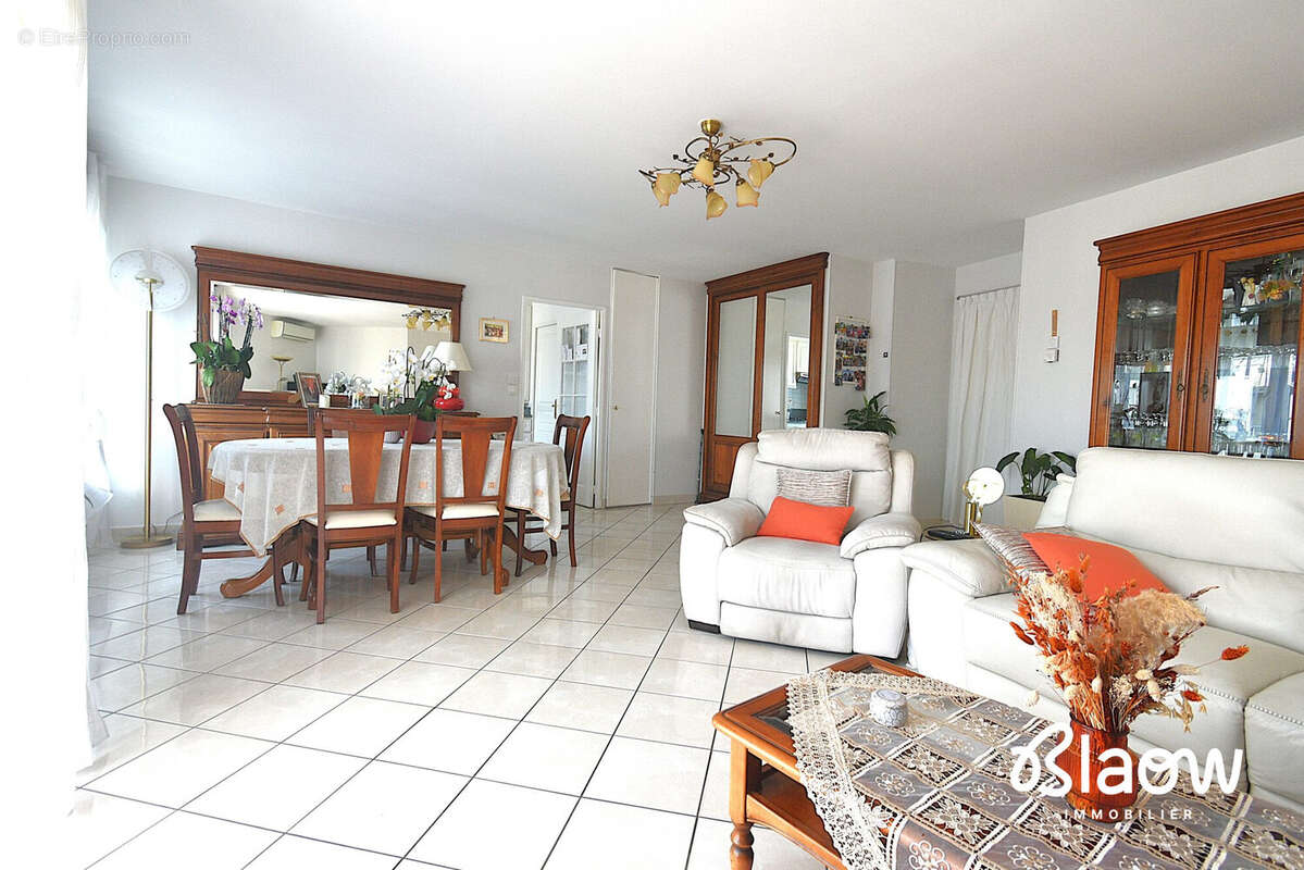 Appartement à DECINES-CHARPIEU