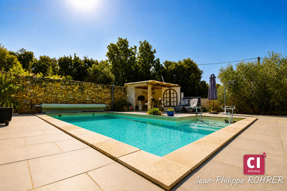 Maison récente 7 pièces avec piscine à vendre à Sainte-Anastasie-sur-Issole - photo 16