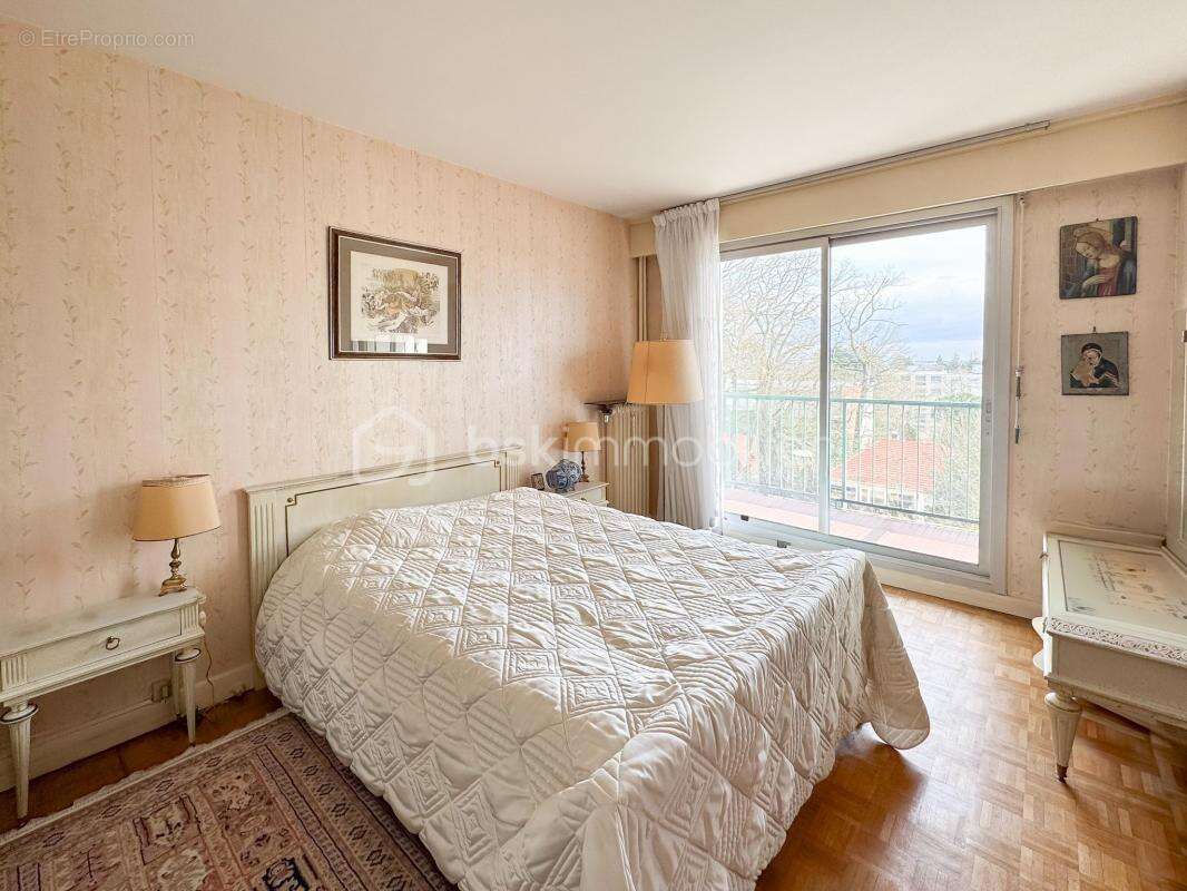 Appartement à LE PLESSIS-ROBINSON