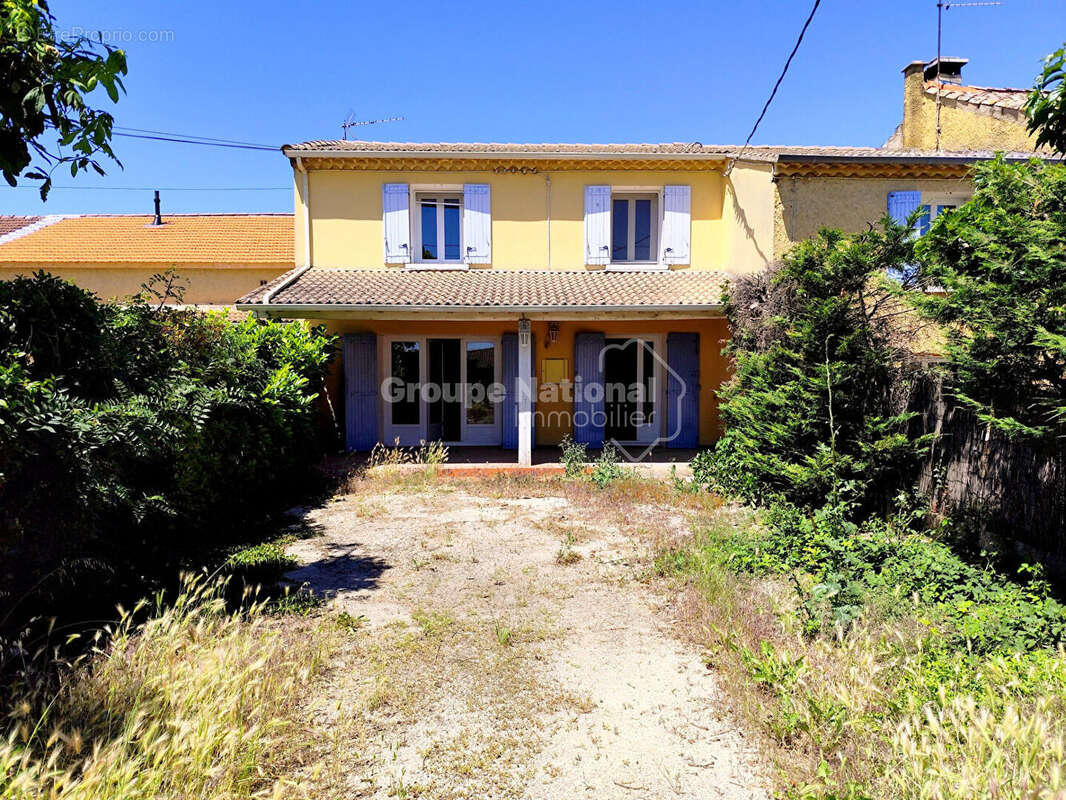 Maison à CAMARET-SUR-AIGUES