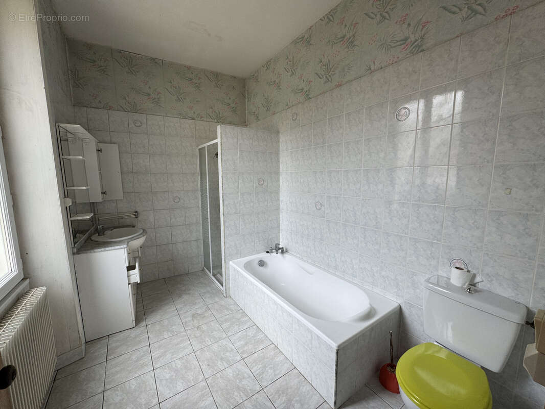 Maison à BARBEZIEUX-SAINT-HILAIRE