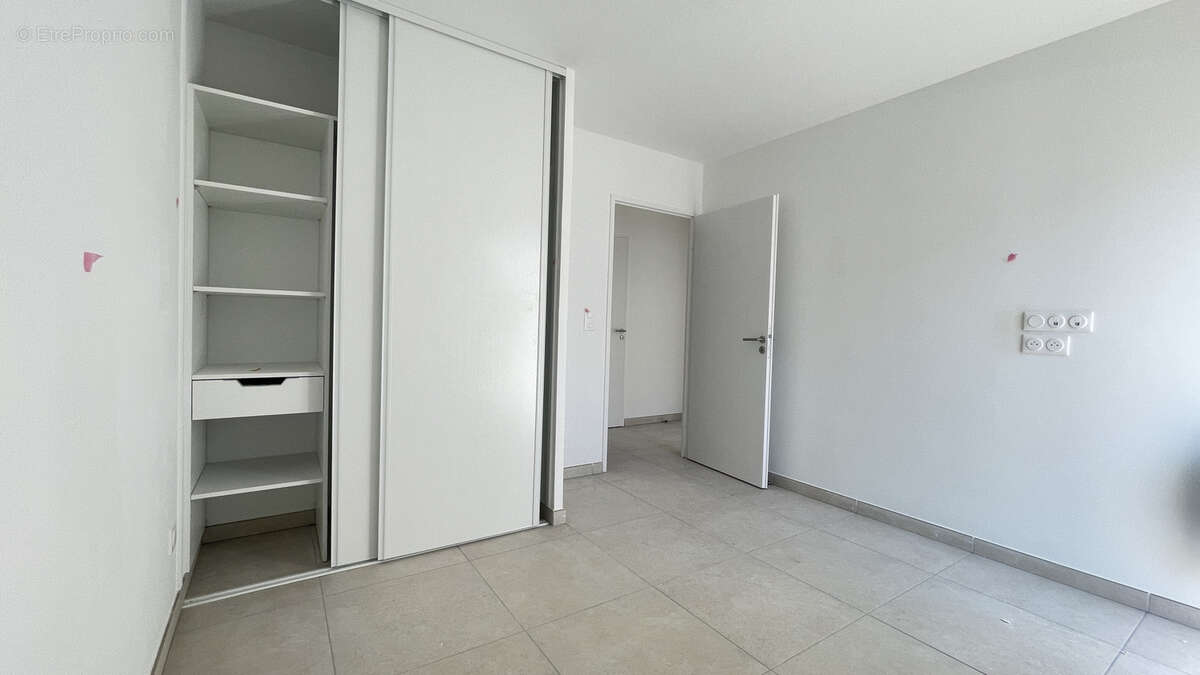 Appartement à VIC-LA-GARDIOLE