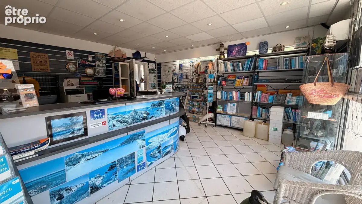 A vendre fonds de commerce bateau ecole 57 m2 idealement situe sur le port dans le nouveau centre commercial du tourisme a hyere - photo 4