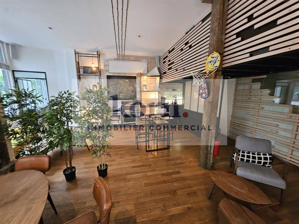 Commerce à PARIS-11E