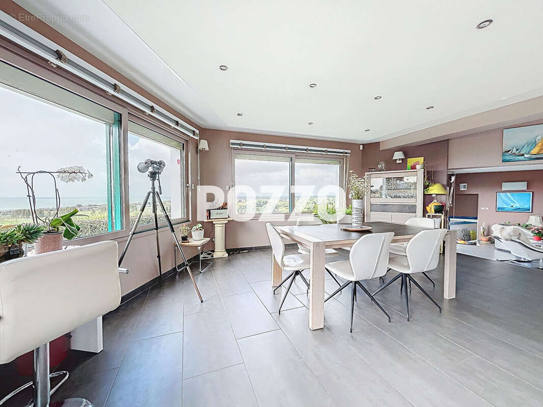 Maison à DONVILLE-LES-BAINS