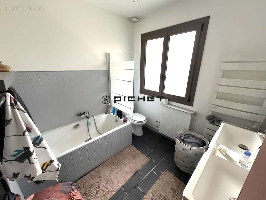 Maison à RAZAC-SUR-L&#039;ISLE