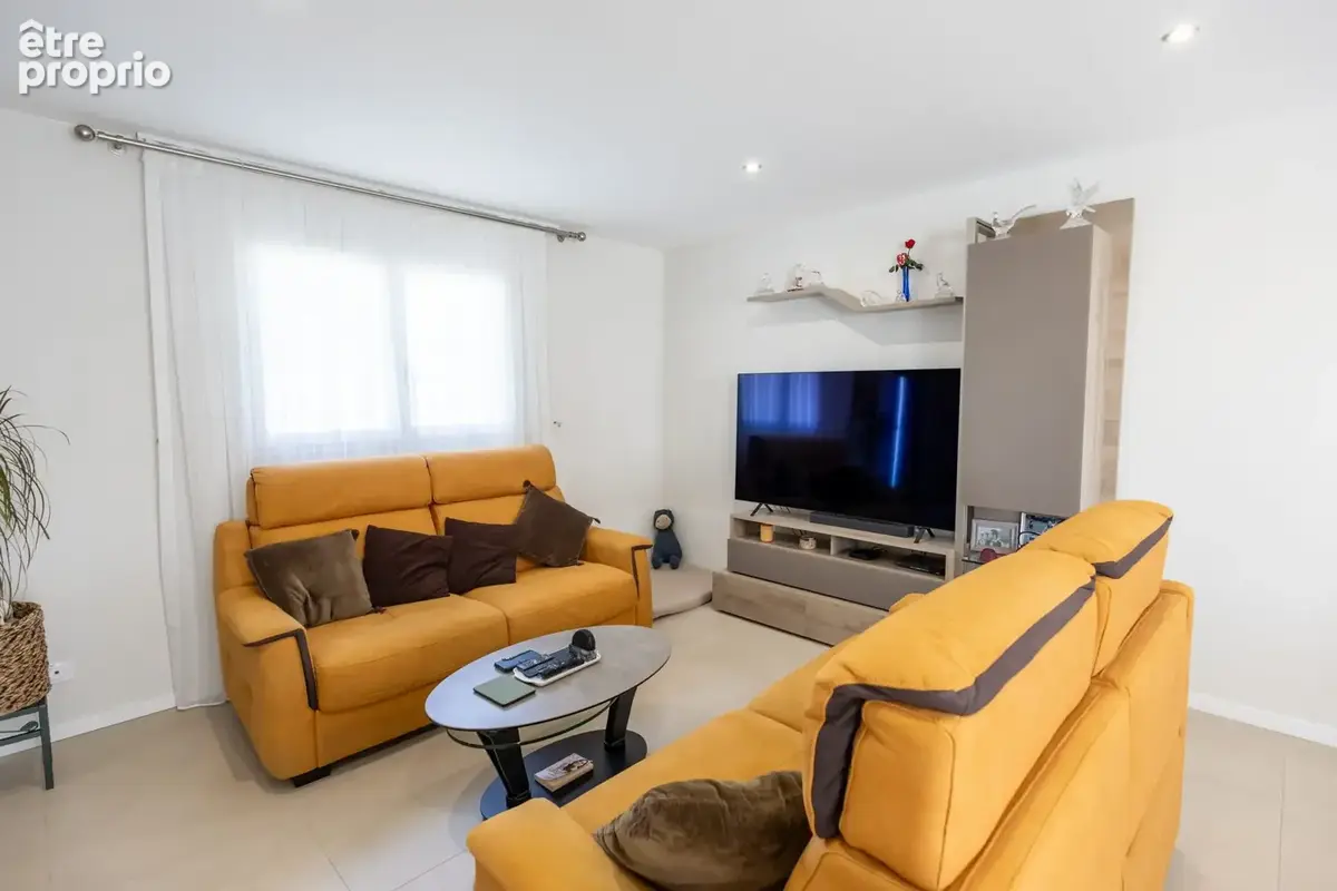 Maison 115 m² à Saint-Denis-De-L'hotel  - photo 4