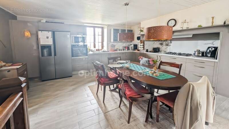 Maison à BADEFOLS-D&#039;ANS